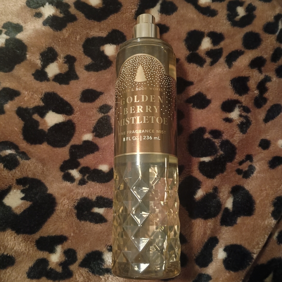 DISCONTINUED Bath and Body Golden Berry Mistletoe Fine Fragrance Mist 8 fl oz - Picture 4 of 5